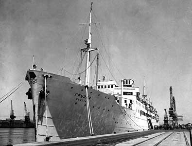 1956 Soviet Union ship 'Gruzia' at Appleton Dock Melbourne. Теплоход "Грузия" отшвартовался в Мельбурне 08 ноября 1956
