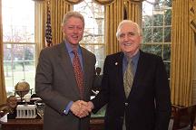 William Clinton with Douglas Engelbart-med 